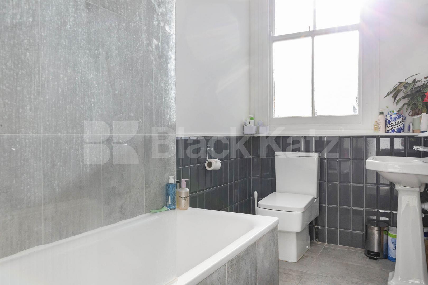 Stunning Apartment Philmore Gardens, Holland Park